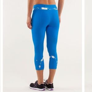 Lululemon Run: Inspire Crop II Beaming Blue Size 4
